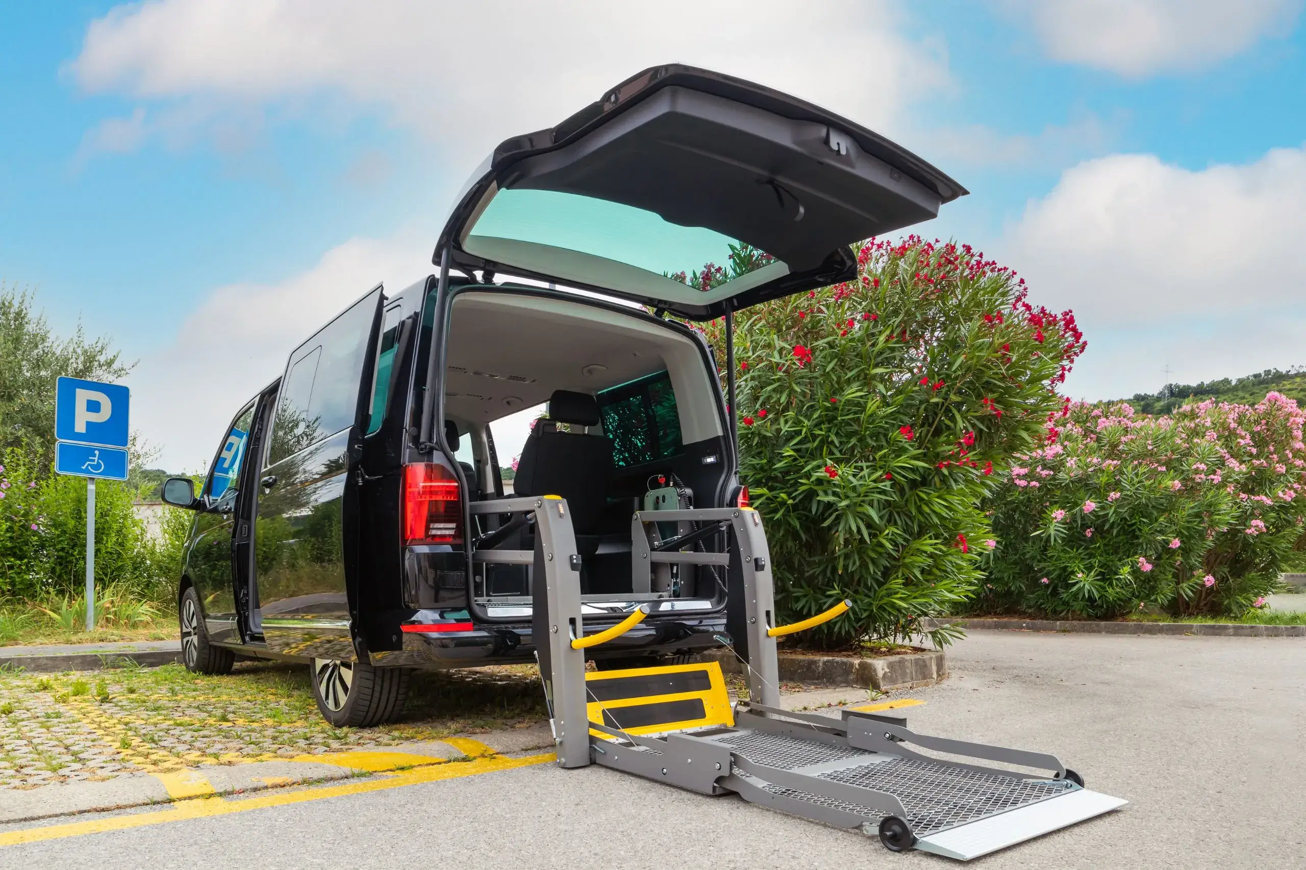 Need wheelchair accessible taxis Buckinghamshire? Find trusted services, easy booking steps, and stress-free travel help.